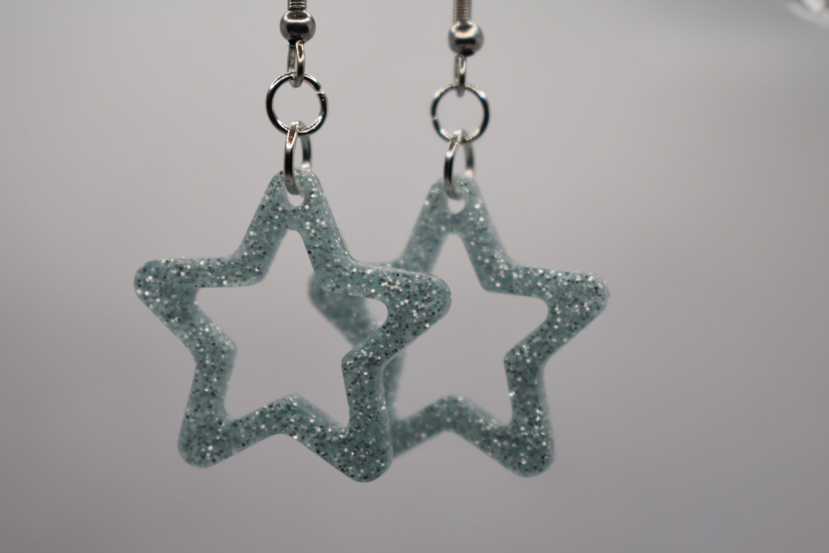 Vihertävä glittertähti – käsintehdyt korvakorut, suomalainen design | Kalakettuu
