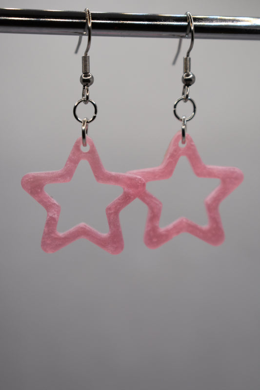Vaaleanpunainen tähti – käsintehdyt korvakorut, suomalainen design | Kalakettuu