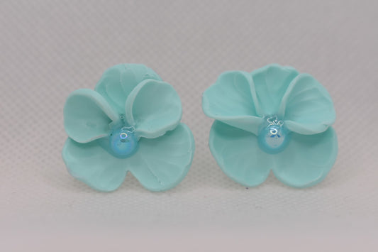 Kukkaisunelma Vaaleansininen – käsintehdyt korvakorut, suomalainen design | Kalakettuu