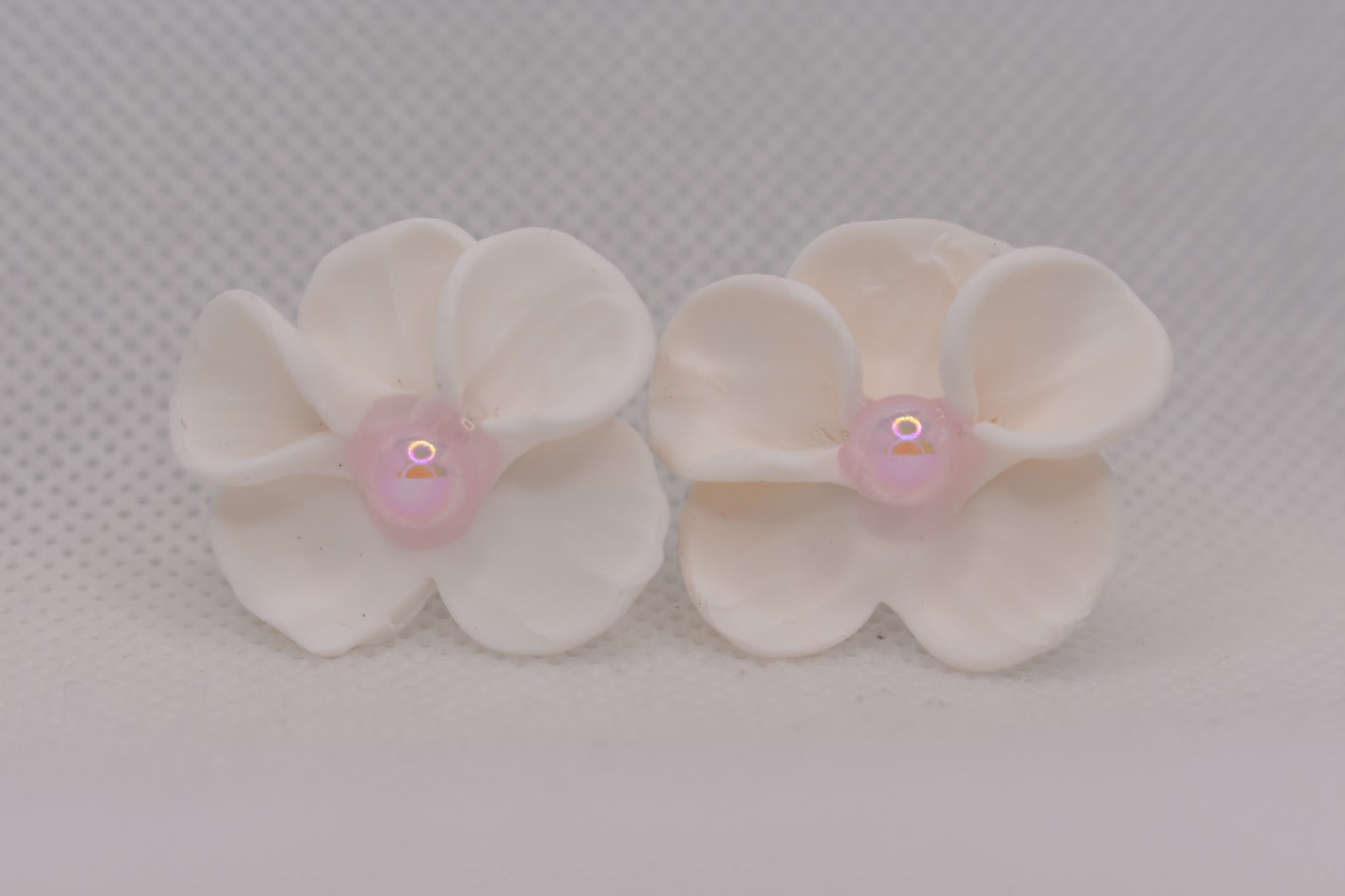 Kukkaisunelma Valkoinen – käsintehdyt korvakorut, suomalainen design | Kalakettuu