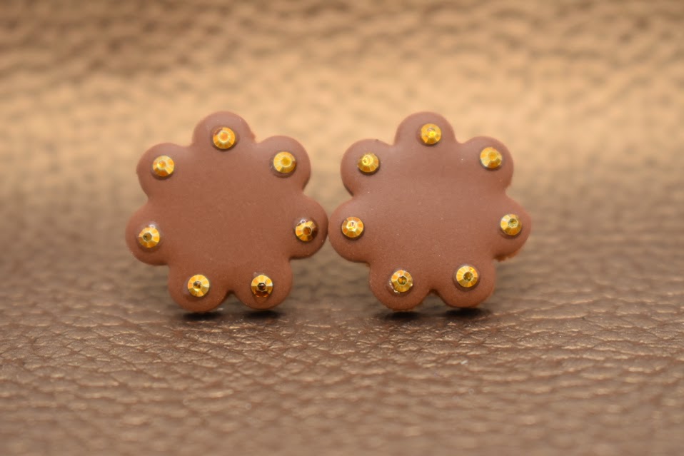 Timantti Pipari Nappikorvakorut