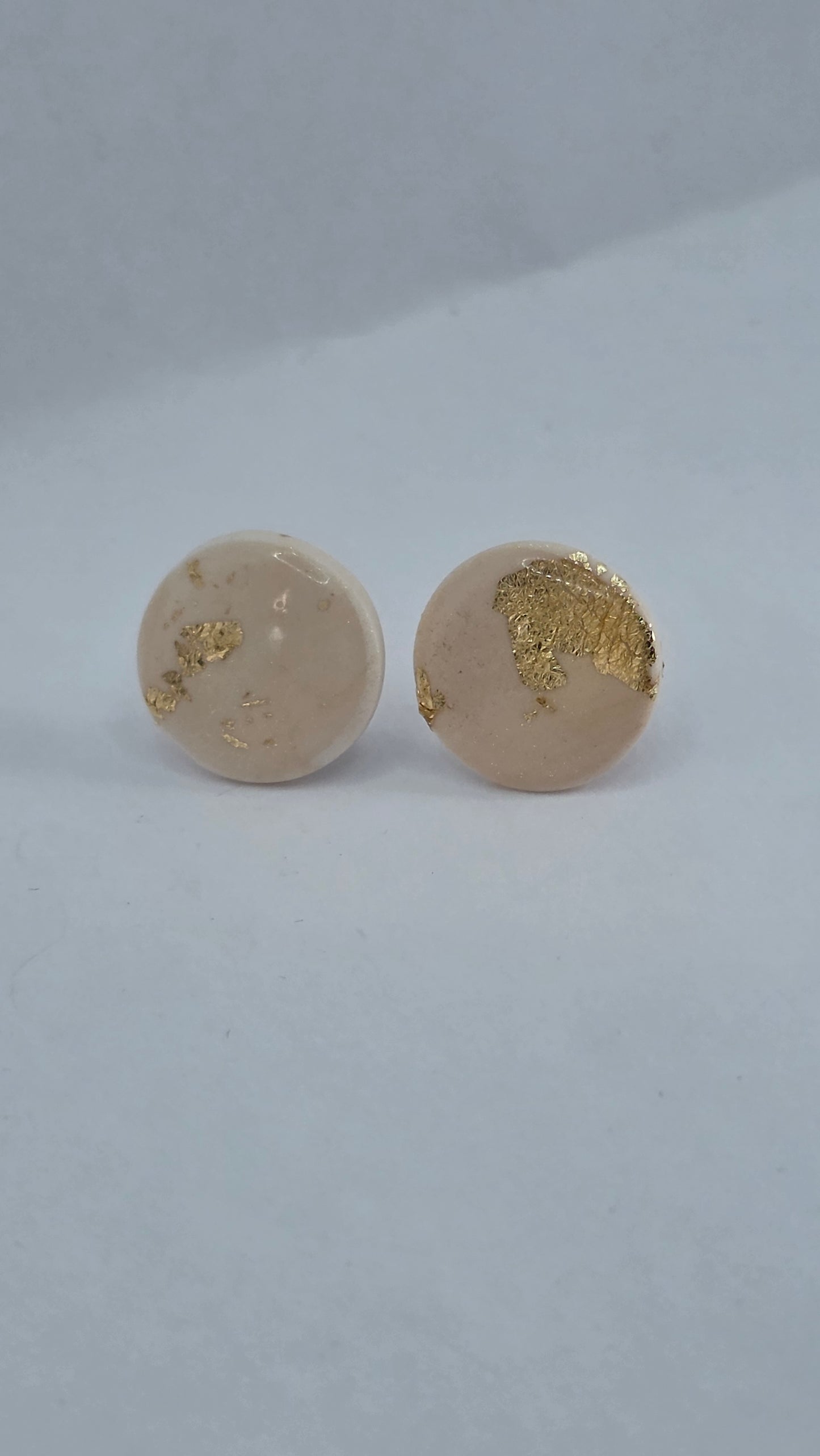 Kultapöly vaalea