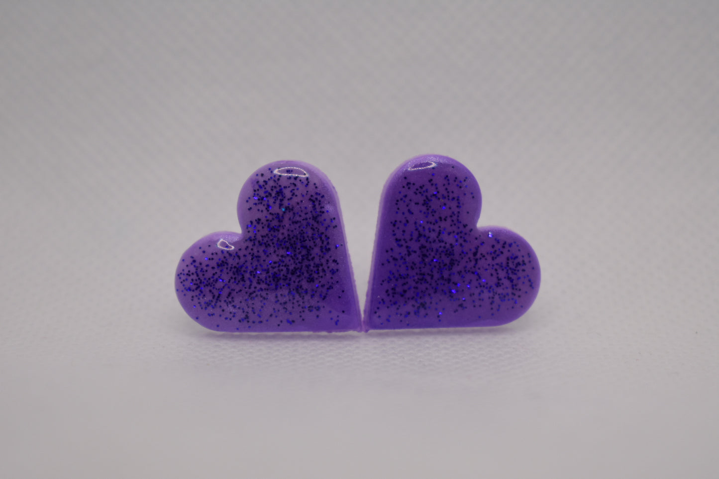 Stud earring Heart purple glitter